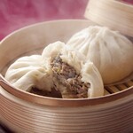 Steamed meat buns with plenty of meat juice (1 piece)