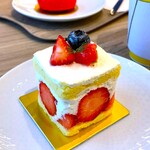 GRAB'n'GO Coffe & Deli - イチゴのショートケーキ。580円