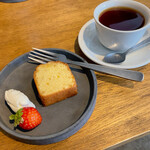 MAISON INCO - オレンジジンジャーパウンドケーキとティー　しっとりして絶品でした。アールグレイティーと良く合います。