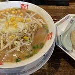 Oogiya Ramen - 味噌ラーメンと Dランチ