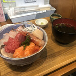 Koga Sengyoten - 海鮮丼1,100円