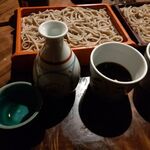 Yorokobian - ●日本酒呉春熱燗1合 900+もり蕎麦 食比べ２種。(普通のもり蕎麦1枚 900)+(追加1枚 真蕎麦10割蕎麦900+300=1200)=3,000円