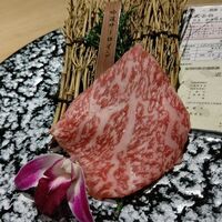 和牛 まつした 吟匠邸 - ●日本三大和牛会席お任せ焼肉コース 17,000円+生ﾋﾞｰﾙ850円X2+ｽﾊﾟｰｸﾘﾝｸﾞﾜｲﾝ6,000円=24,700円