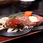 牛庵 - 黒毛和牛ハンバーグ(100g)＆サービスステーキ(150g /上に変更＋200円)のコンボ@税込1,900円