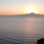 黎明 - 夕暮れの有明海と普賢岳。この店の一番の売りかも?