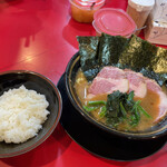 家系ラーメン とらきち家 - 