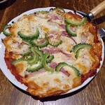 なんくる食堂 - なんくるピザ　ゴーヤとベーコン