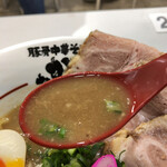 Tonkotsu Chuukasoba Gantare - 豚骨中華そば950円