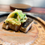 きう - 三重　トロ鰆　
      九条葱のホワイトバルサミコ酢味噌和えを乗せて