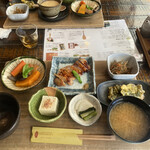 御厨 - ゴハン一杯じゃ絶対に足りない件。どれも美味