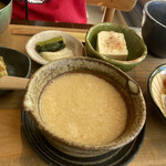 御厨 - トロロ。味付け良きかな