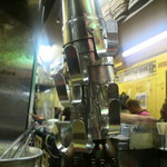 豚足のかどや - 何がいいのかな～～～。あの雰囲気なんでしょうね！
      
      ザ・昭和の店構えに台湾人（！？）スタッフが一生懸命仕事をしている所と
      持ち込みがOKという変わったところ。
      