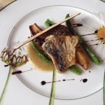 エリゼ光 - サワラ（手前）とイサキ（うしろ）