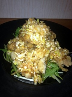 チャイナレストラン 一品香 - 若鶏の唐揚げ特製香味ソース　650円