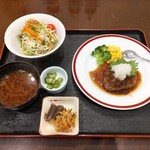 もみじ・食彩ダイニング - 料理写真:ハンバーグ定食