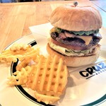 CRUZ BURGERS & CRAFT BEERS - 