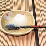 すし匠 - 練乳いちごアイス