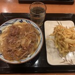 丸亀製麺 - 焼きたて肉うどんかけ、野菜かきあげ【2023.1】