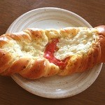 手作りパンの店　あんぱん - バジルトマト（170円）