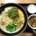 麺処よっちゃん - 冷やし担々麺。ランチ（ミニ麻婆豆腐＆ミニ杏仁豆腐付き）850円