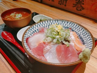 h Sakana No Teppen - ランチは海鮮丼お勧めです