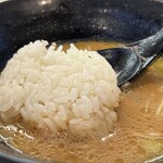 Hamazushi - 味噌ラーメンに〆シャリをいれてみた