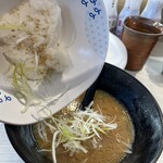 Hamazushi - 味噌ラーメンに〆シャリをいれてみた