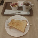 DELI CAFE EXPRESS - モーニングトーストセットA（トースト、ミニサラダ、紅茶）