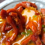 李昇 - 卵黄をからめて。タレも肉の旨味も最高に美味しいです