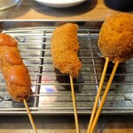 Kushizaru - (左から)ささみ明太子、サーモン、味付玉子