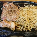 ステーキサロン・カウボーイズ - カウボーイスペシャルビーフステーキ220ｇ