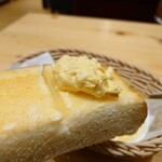 コメダ珈琲店 - モーニングのたまごペースト オン ザ バタートースト