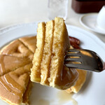 ロイヤルホスト - #ジェンメン的に　蜜を沁み渡らせ重なったモノを口に入れ、味わいのグラデーションとヴォリュームを愉しむ。