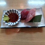 立呑み 晩杯屋 - マグロ刺し310円