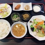 Roushisen - 海鮮八宝菜定食