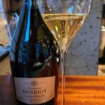 蒼 - お酒①アンリオ・キュヴェ・エメラ2006(シャンパーニュ、フランス)
      葡萄品種:ピノ・ノワール50%、シャルドネ50%