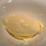 蒼 - ⑯赤酒(花の香酒造、熊本)&比内地鶏の卵のアイスクリーム
      知らなかったのですが、赤酒は醪として木灰を使った珍しい微アルカリの性質
      味わいを柔らかくするそうで円やかでした