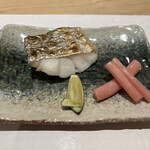 うまい鮨勘 - 太刀魚の塩焼、はすの芽の梅酢漬け、すだち