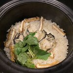 肉基地 黒貴 - 牡蠣の土鍋ご飯