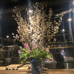 肉基地 黒貴 - 今月のカウンター花