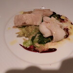 レストラン コバヤシ - シェフお勧め鮮魚の蒸し物とロースト 西洋ワサビ風味のレタス添え エシャロットのピュレ