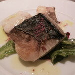 レストラン コバヤシ - シェフお勧め鮮魚の蒸し物とロースト 西洋ワサビ風味のレタス添え エシャロットのピュレ