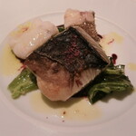 レストラン コバヤシ - シェフお勧め鮮魚の蒸し物とロースト 西洋ワサビ風味のレタス添え エシャロットのピュレ