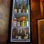 和食と日本酒 田 - 階段を登ると日本酒が