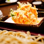 生そば 清助 - 桜海老と三つ葉のかきあげ