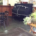 中華そば 大石家 - 何故かピアノ^_^;