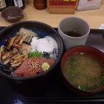 Maguro ichiba - 穴子と漬けマグロ丼４９０円＋あおさ汁６０円！