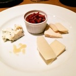 インザラフ - チーズ盛り合わせ