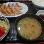 Dai mou - ・ぎょうざ定食 700円