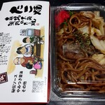 米乃家 - 料理写真:ふわとろたこ焼きの旨辛明太マヨ味(555円＋税)、ソース焼きそば(417円＋税)